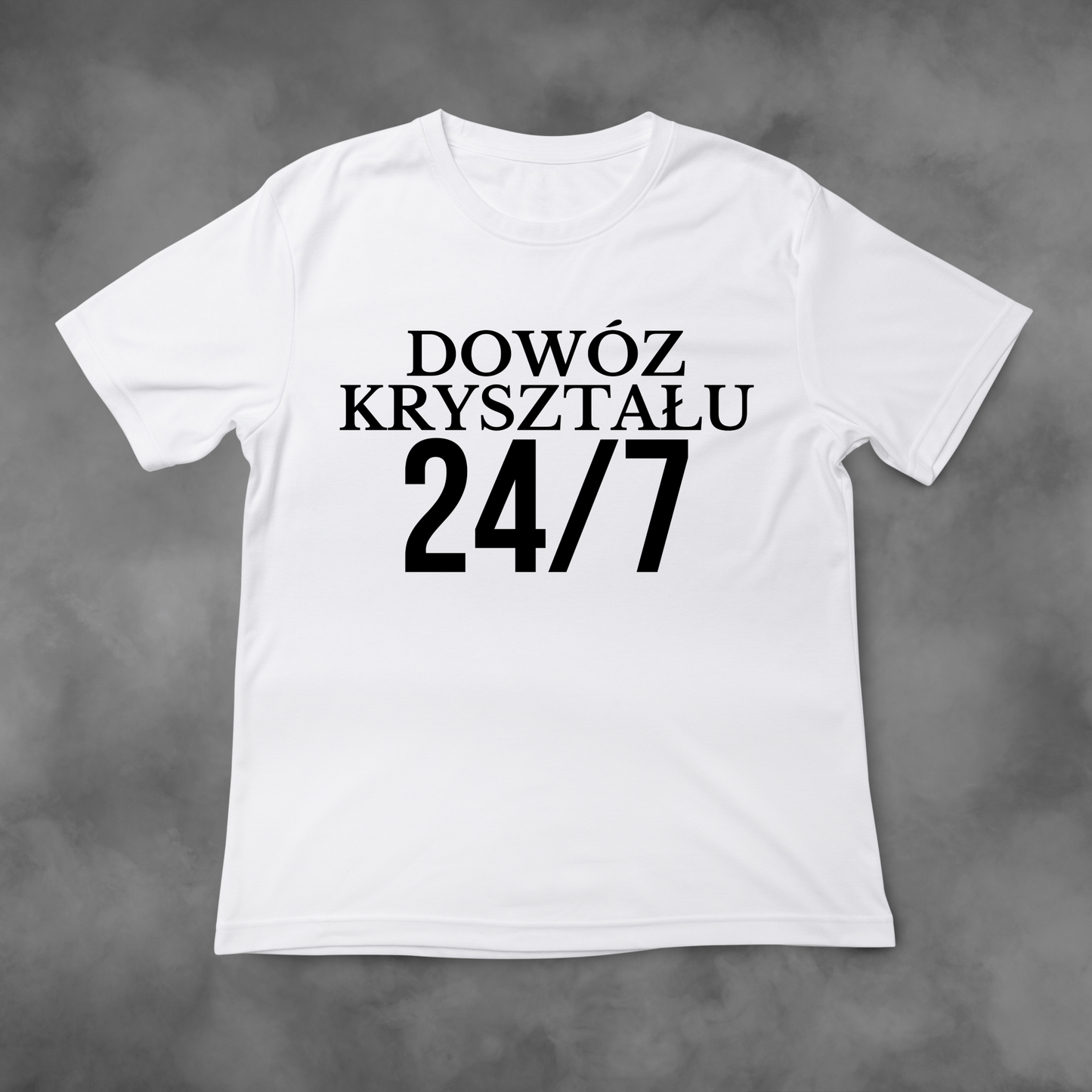 Biała koszulka z nadrukiem Dowóz Kryształu 24/7 idealna na PREZENT - FUNNYWEAR