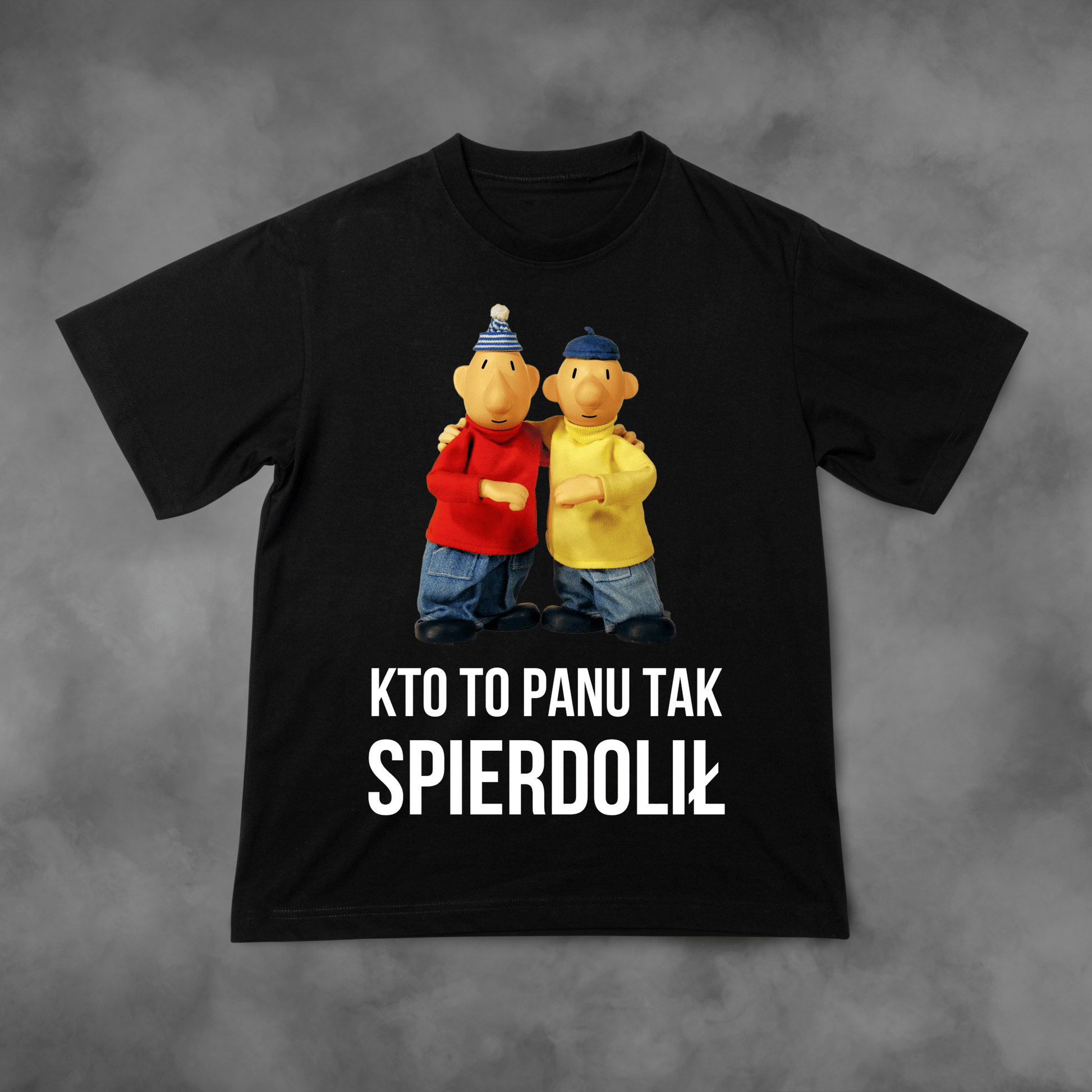 Biała koszulka z nadrukiem Sąsiedzi "Kto To Panu Tak Spie*dolił" idealna na PREZENT - FUNNYWEAR