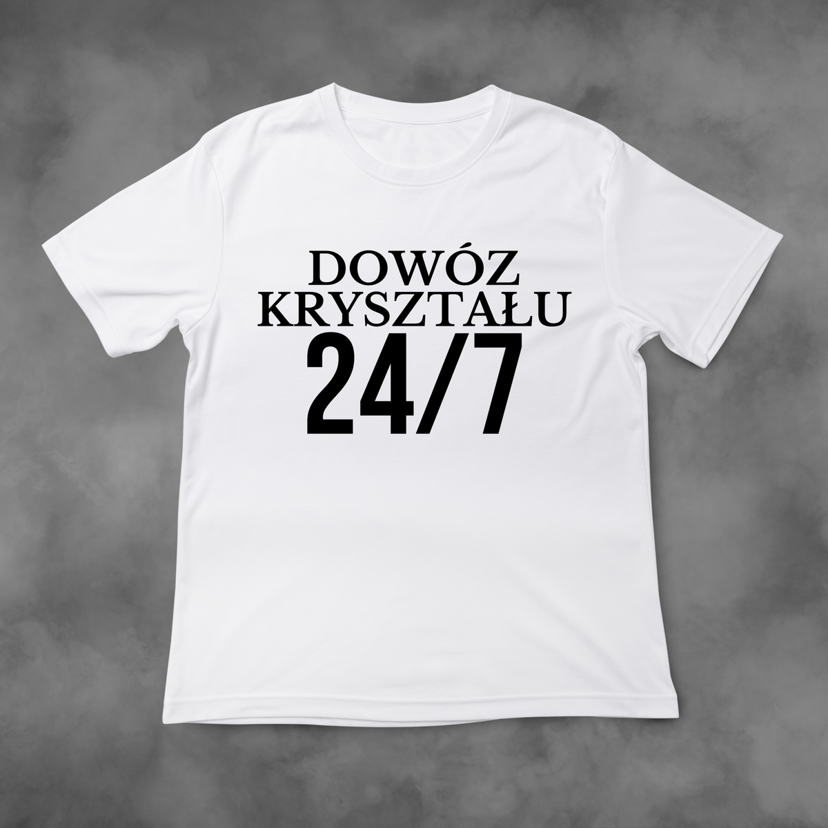 Biała koszulka z nadrukiem Dowóz Kryształu 24/7 idealna na PREZENT - FUNNYWEAR